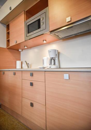 One-Bedroom Apartment with a garage space - Zdrojowa 16 Street image 8