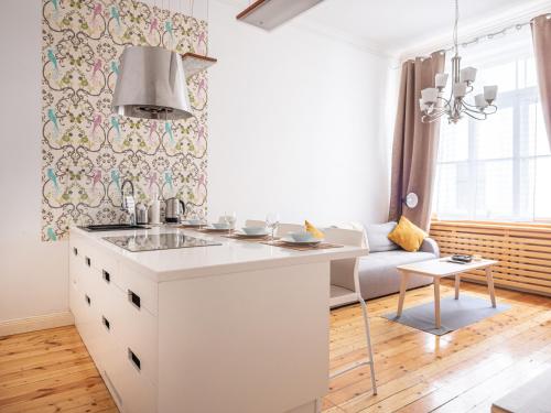 Design Meets Comfort - Prestigious City Center Apartment