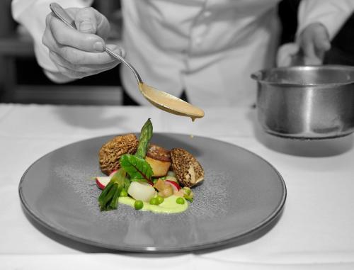 Logis Hotel restaurant LE MEDICIS - 레스토랑