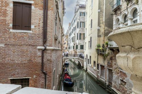 Gondola Luxury - Campo Santi Filippo e Giacomo by Wonderful Italy - Tap to explore photos