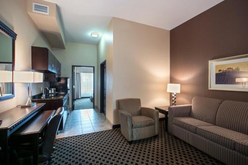 Holiday Inn Express & Suites - Green Bay East