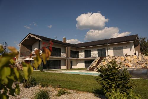 Villa Panorama - Luxurious equipped modern spacious villa