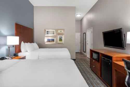 Comfort Inn & Suites in Cleveland, USA