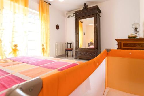 Independent Villa Located a few Minutes Walk From the Beach in Quiet Area, Palermo (fotografie 3)
