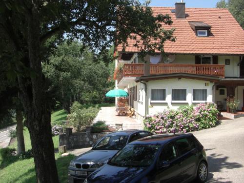 Ieeja, Haus am Hang in Innerschwand am Mondsee