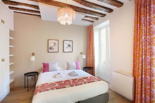 Rent a Room - Aparts CADET Room Type - Superior Apartment