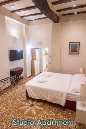 Santo Stefano Apartments - image 12