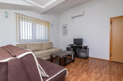 Apartments Tokic - image 10