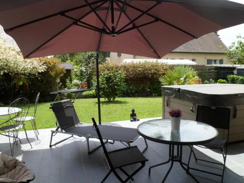 Jolie maison moderne gîte à louer Averan