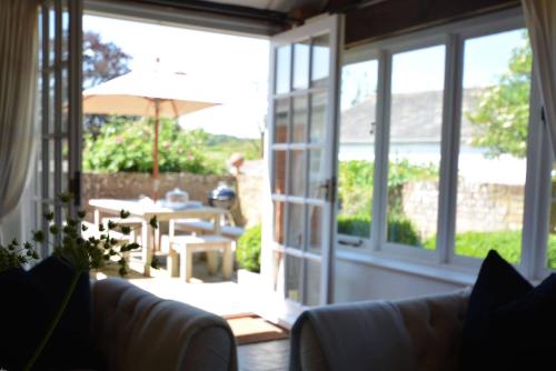 Elliotts House - image 2