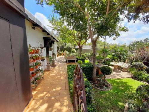 林朋路98号酒店