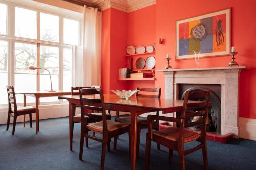 Square Tree House - image 4