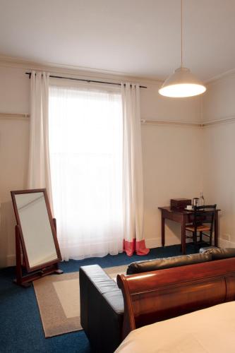 Square Tree House - image 3