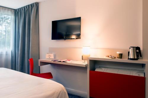 3 twin beds