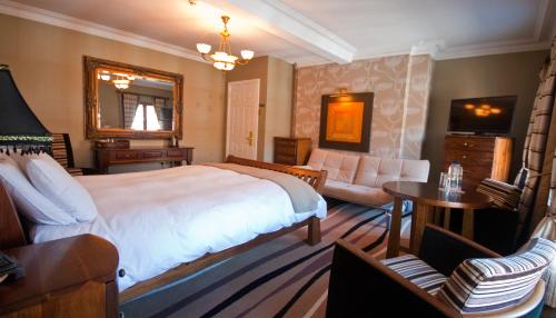 Deluxe Double Room image 6