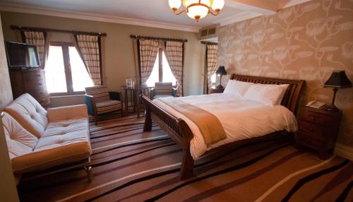 Deluxe Double Room image 5