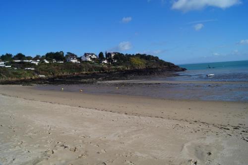 Cancale, studio cote jardin