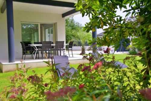 Magnifique villa neuve au calme avec jardin gîte à louer Aressy