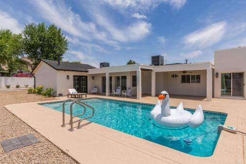 Newly Renovated Scottsdale Home 