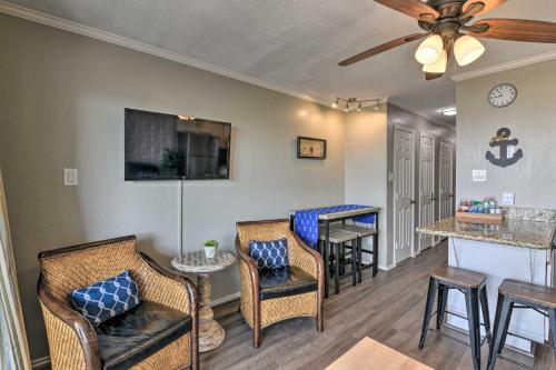 Charming Casa Del Mar Condo with Ocean Views! in Galveston, USA