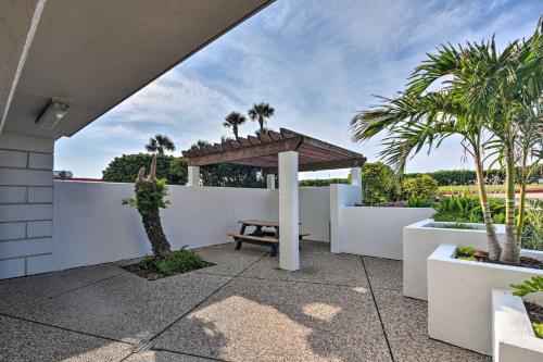 Beachfront Casa Del Mar Condo with Ocean Views! - image 10