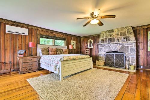 Cloudland Retreat with Mountain and Valley Views!