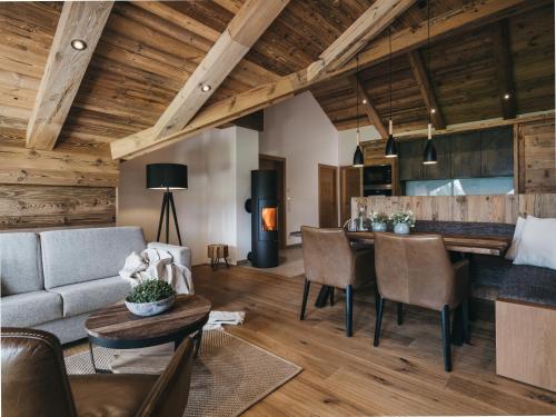 2 bedrooms, 3 beds