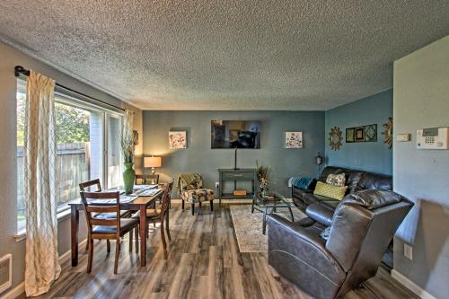 Townhome with Yard 3 Mi to Camp Murray and JBLM - image 6