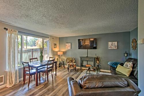 Townhome with Yard 3 Mi to Camp Murray and JBLM - image 9