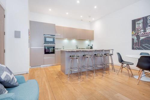 Stunning Two Bed - In the middle of London - Next to river