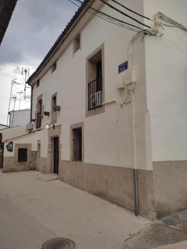 Albergue Turístico San Blas de Oliva de Plasencia - Accommodation