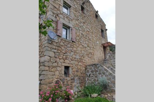Authentique Maison Traditionnelle en Pierre gîte à louer Sagone