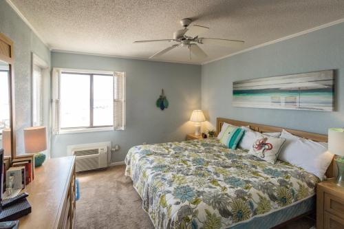 APATB III O2I 2BR 2BA Oceanfront Condo near popular Shore Drive - image 6