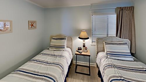 APATB V A105 2BR 2BA Oceanfront Condo near popular Shore Drive - image 10
