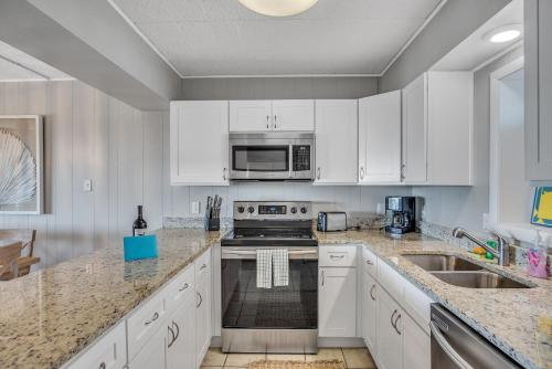 IR104-Beauty And The Beach condo - image 7
