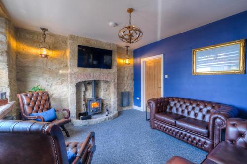 The Rockpool - private hot tub and sea views in Amble