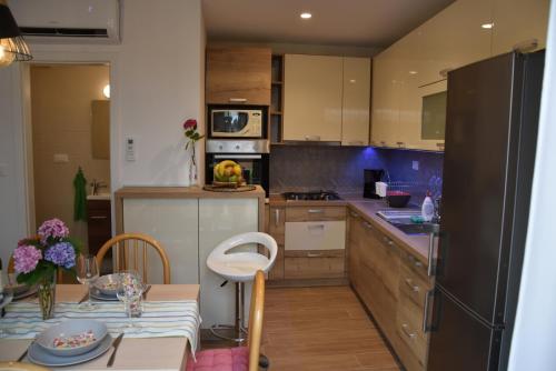 virtuve, NEW Holliday House Ardura in Stivan