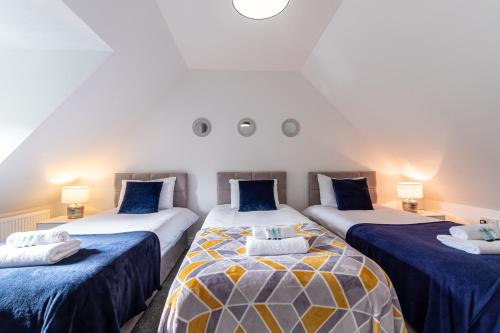 KVM Bluebird House for large groups by KVM Serviced Accommodation photo 2