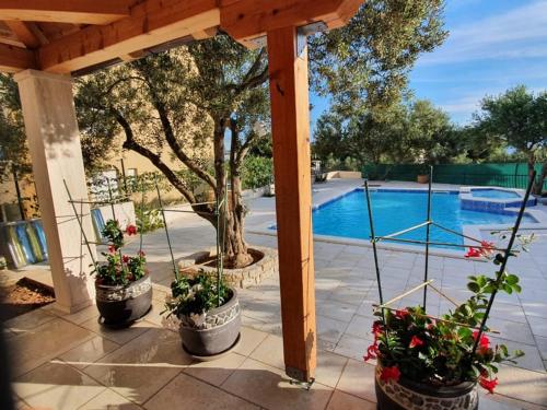  Apartments and Rooms Rogić (Karlo) in Sveti Petar