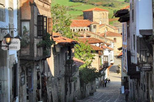 Apartamentos Santillana del Mar - image 13