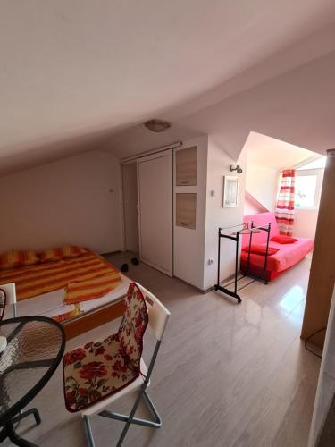 1 sofa bed
