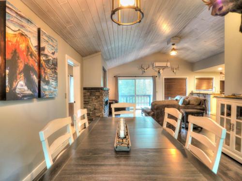 Many Lakes Cabin - main image