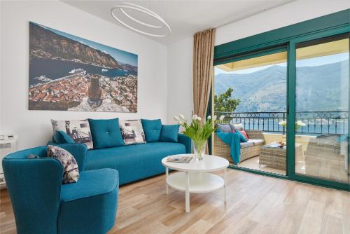Iva's Sea View Balcony, Budva
