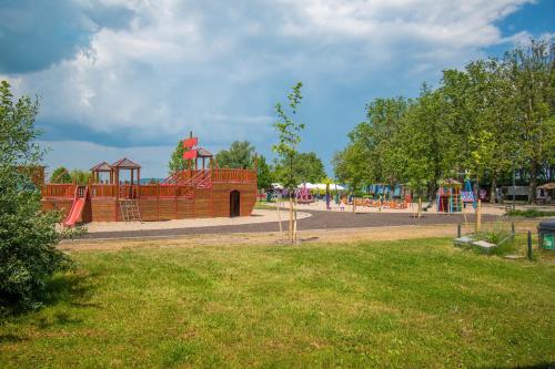 Beach Hostel Balatonboglár