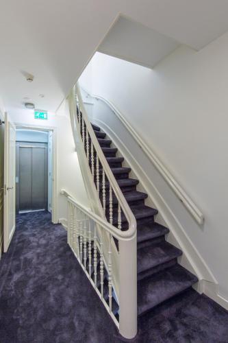 Hotel No. 377 House