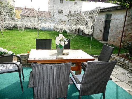 Apartment in Fažana with terrace, air conditioning, WiFi, washing machine (4957-1), Fasana (Fažana) (foto 5)