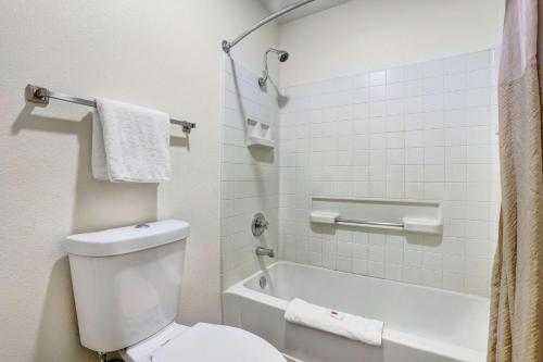 Motel 6-Anderson CA - Redding Airport - image 8