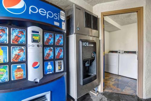 Motel 6-Anderson CA - Redding Airport - image 5