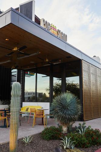Hotellet från utsidan, Rise Uptown Phoenix in Downtown Phoenix