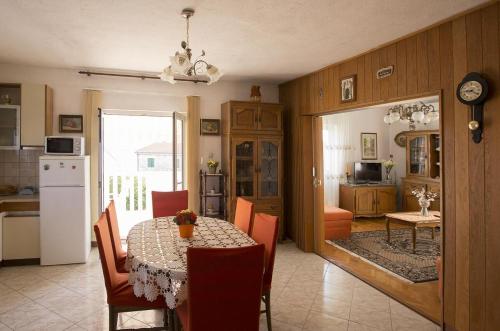 Apartments by the sea Postira Brac - 12291 - image 14
